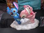 Disney Stitch and Angel kissing on a cloud, Ophalen of Verzenden, Overige figuren, Zo goed als nieuw, Beeldje of Figuurtje