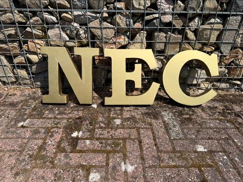 Metalen letters ‘NEC’, Huis en Inrichting, Woonaccessoires | Wanddecoraties, Zo goed als nieuw, Ophalen of Verzenden