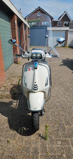 Witte vespa sprint 2018, Fietsen en Brommers, Scooters | Vespa, Ophalen, Zo goed als nieuw