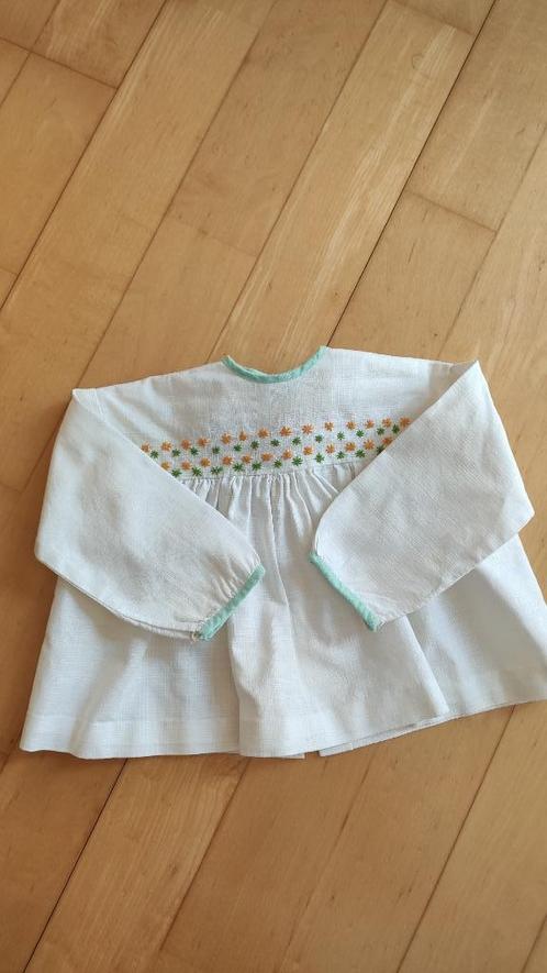 Antiek 1930 handgeborduurd vintage babyjurkje, Kinderen en Baby's, Babykleding | Maat 50, Zo goed als nieuw, Jongetje of Meisje