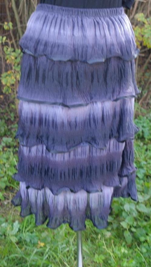 NIEUWE Aparte ROK, mt. M . grijs/zwart met roesjes, Kleding | Dames, Carnavalskleding en Feestkleding, Nieuw, Kleding, Maat 38/40 (M)