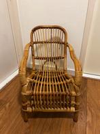 Rotan Kinderstoel met Schapenkleedje, Ophalen, Zo goed als nieuw, Stoel(en)
