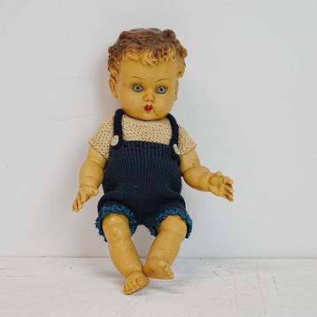 Antieke/Vintage Babypop met Kleding beschikbaar voor biedingen