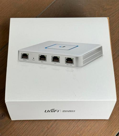 Ubiquiti USG Enterprise Gateway Router als nieuw, Computers en Software, Netwerk switches, Zo goed als nieuw, Ophalen of Verzenden