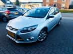 Ford Focus titanium luxe uitvoering veel opties NAP EcoBoost, Auto's, 635 kg, 100 pk, 3 cilinders, 998 cc