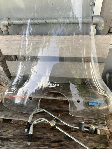 Windscherm Vespa scooter beschikbaar voor biedingen