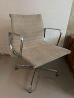 Vitra Eames EA108 stoel met beige hopsak design armstoel, Huis en Inrichting, Stoelen, Ophalen, Overige kleuren, Gebruikt, Vintage design