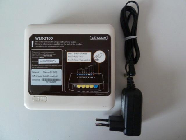 Sitecom WLR - 3100 V2 001 N300 X3 router + wifi usb adapter, Computers en Software, Routers en Modems, Zo goed als nieuw, Ophalen of Verzenden