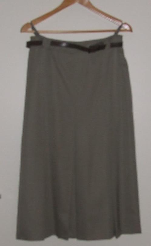 Plooirok, Kleding | Dames, Rokken, Zo goed als nieuw, Maat 38/40 (M), Groen, Onder de knie, Ophalen of Verzenden