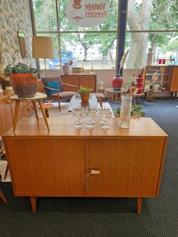 Vintage kastje / dressoir/ platenkastje 70s beschikbaar voor biedingen