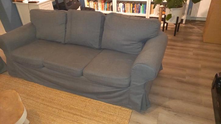 Ektorp driezitsbank grijs, Huis en Inrichting, Banken | Sofa's en Chaises Longues, Gebruikt, Driepersoons, 200 tot 250 cm, 75 tot 100 cm