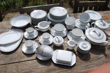 Compleet Primavera Winterling Servies beschikbaar voor biedingen