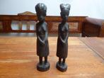 2 ebbenhouten Afrikaanse beeldjes