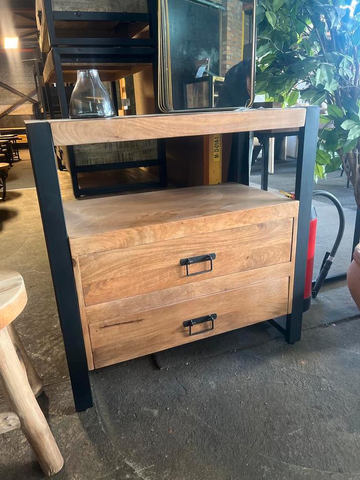 Ladekast van mangohout - Weco Meubelen Bocholt, Huis en Inrichting, Kasten | Ladekasten, Zo goed als nieuw, Minder dan 100 cm