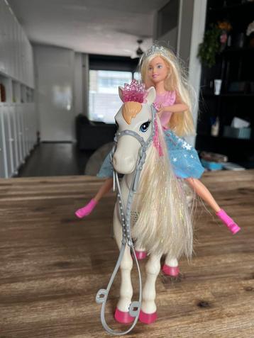 Barbie prinses met dansend muziek paard beschikbaar voor biedingen