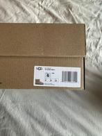 UGG Classic Mini II Sand maat 37 | NIEUW, Kleding | Dames, UGG, Beige, Nieuw, Ophalen of Verzenden