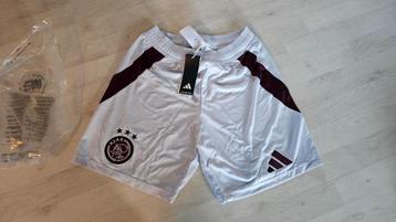 Ajax UIT 3e Short! Seizoen 24/25! Mt L! NIEUW! beschikbaar voor biedingen