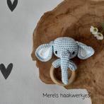 Handgemaakte rammelaar olifant op bijtring, Ophalen of Verzenden, Nieuw, Kraamcadeau
