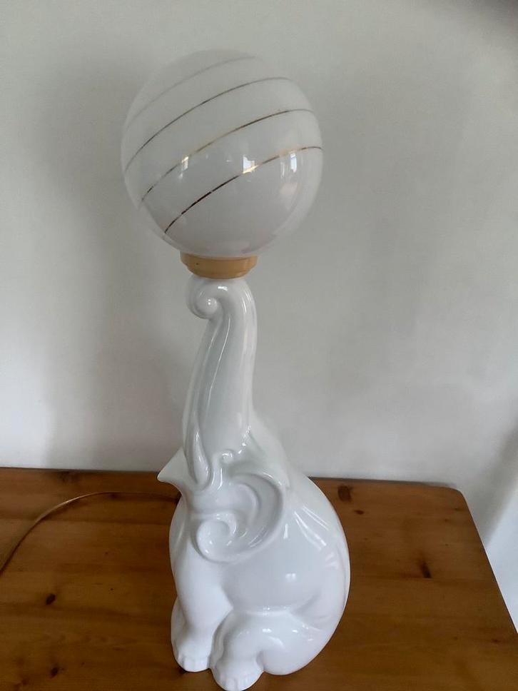 Vintage tafellamp circusolifant met lampen bol op slurf, Huis en Inrichting, Lampen | Tafellampen, Zo goed als nieuw, 50 tot 75 cm