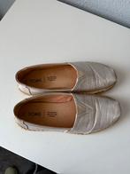 Toms Instappers Maat 37, Kleding | Dames, Schoenen, Ophalen of Verzenden, Gedragen, Beige, Espadrilles of Moccasins