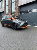 Toyota Aygo JBL 1.0 5D 2021 Grijs Clima Cruise, Auto's, Voorwielaandrijving, 4 stoelen, Origineel Nederlands, Bedrijf