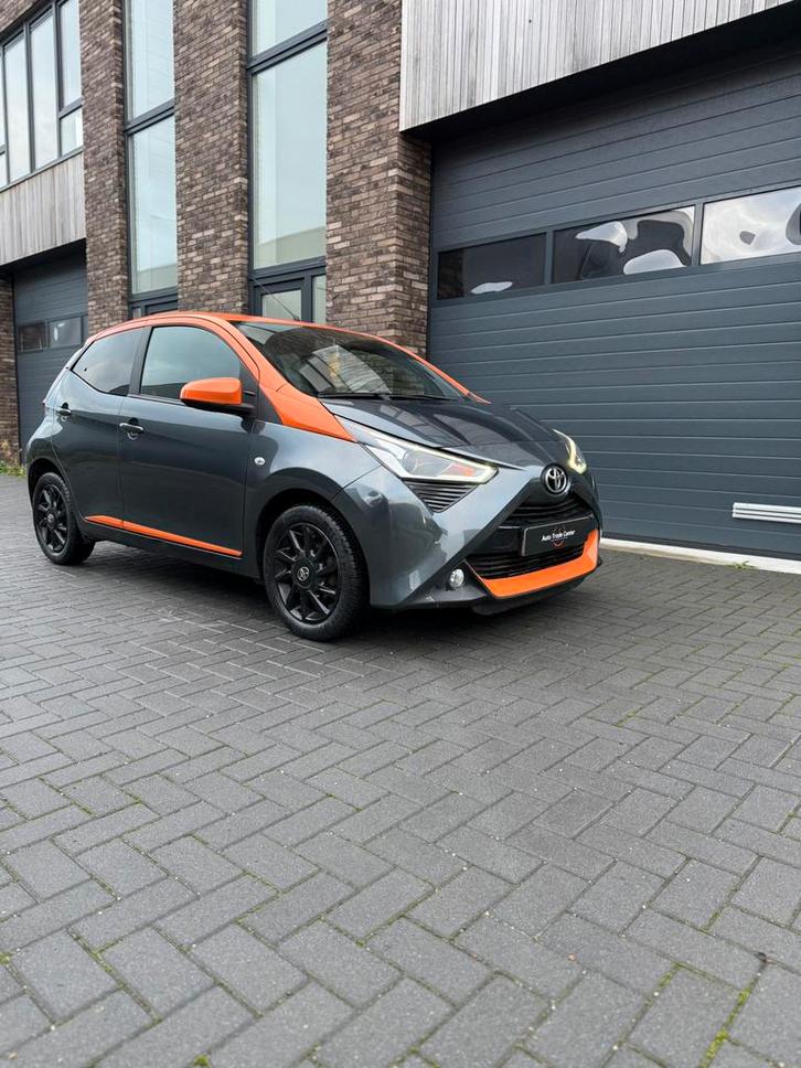 Toyota Aygo JBL 1.0 5D 2021 Grijs Clima Cruise, Auto's, Toyota, Bedrijf, Aygo, Benzine, A, Hatchback, Handgeschakeld, Origineel Nederlands
