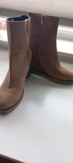 Halfhoge suède laarzen cognac, Kleding | Dames, Schoenen, Bruin, Lage of Enkellaarzen, Nieuw, Ophalen of Verzenden