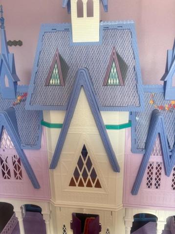 Poppenhuis / Prinsessenkasteel beschikbaar voor biedingen