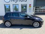 Volkswagen Golf 1.0 TSI Highline / PDC V+A / Navigatie / Tel, Voorwielaandrijving, Stof, Euro 6, Zwart