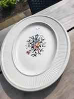 Wedgwood Conway vleesschalen 2 maten, Huis en Inrichting, Keuken | Servies, Wedgwood, Schaal of Schalen, Zo goed als nieuw, Ophalen