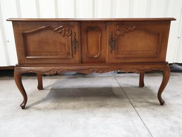 Prachtige Queen Ann Stijl dressoir. Het kan geleverd worden. beschikbaar voor biedingen