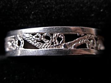 Zilveren 925 zilver ring fijn opengewerkt maat 17.25 of 17.5 beschikbaar voor biedingen