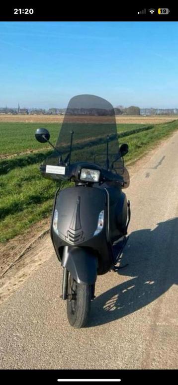 BTC riva sport (Vespa look) beschikbaar voor biedingen