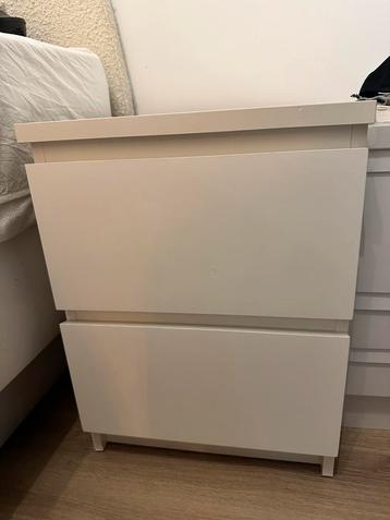 2x malm nachtkastjes beschikbaar voor biedingen