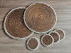 Rotan placemats en onderzetters met kauri schelpen, Huis en Inrichting, Ophalen of Verzenden, Nieuw, Overig