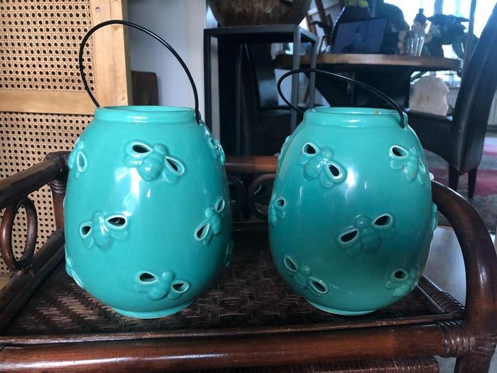 Twee turquoise keramieken lantaarns, Huis en Inrichting, Woonaccessoires | Kandelaars en Kaarsen, Zo goed als nieuw, Minder dan 25 cm
