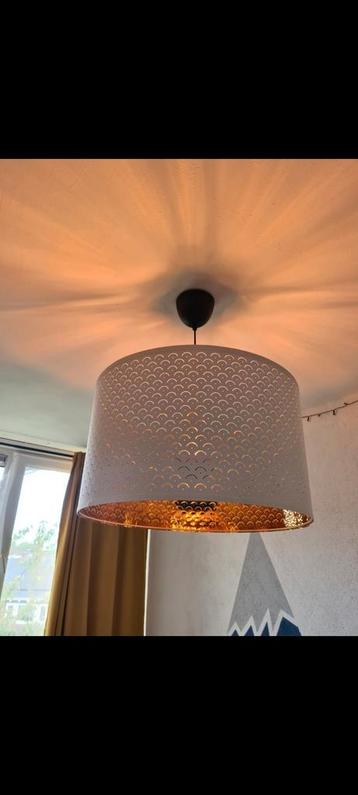 Witte plafondlamp, 60cm beschikbaar voor biedingen