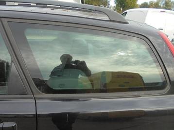 Extra Ruit 4Deurs links-achter van een Volvo V50 beschikbaar voor biedingen