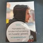 Handelen bij kindermishandeling en huiselijk geweld, Boeken, Ophalen of Verzenden, Zo goed als nieuw, Linda Douma; Medi Hoes, Nederlands