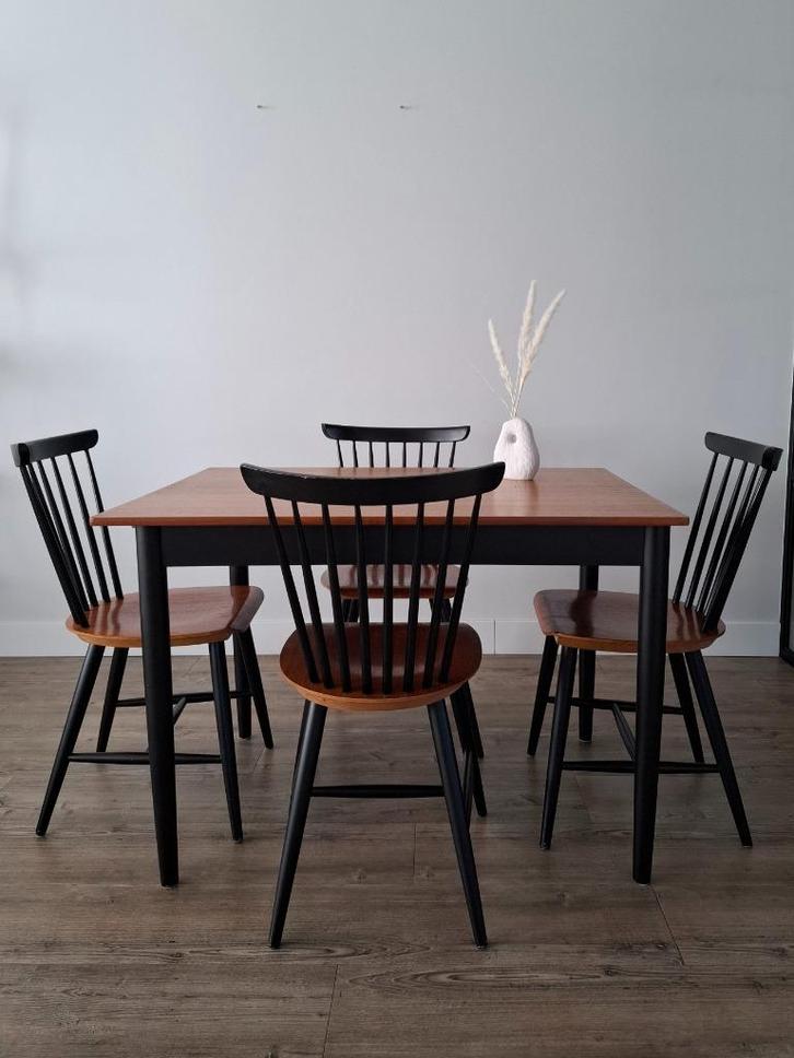 Vintage eettafel en stoelen in de stijl van Tapiovaara, Huis en Inrichting, Tafels | Eettafels, Gebruikt, 50 tot 100 cm, Vijf personen of meer