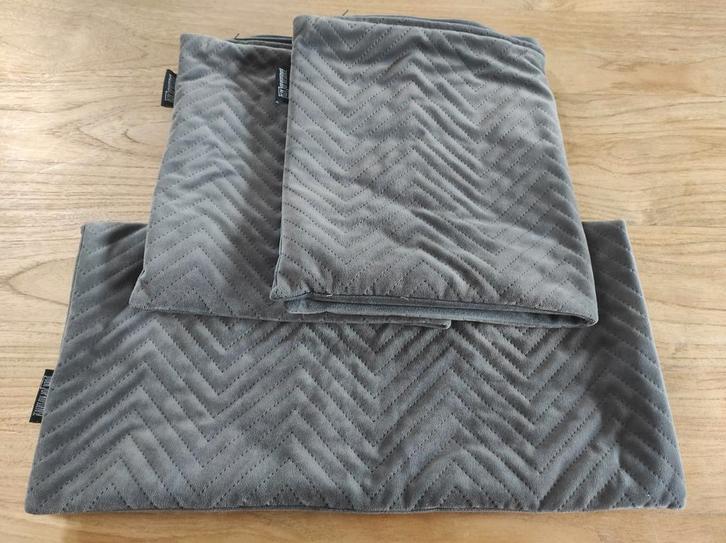 Sierkussenhoezen merk Gek op Kussens antraciet/grijs velvet, Huis en Inrichting, Woonaccessoires | Kussens, Zo goed als nieuw