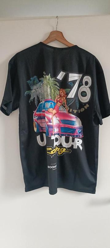 Luchtige t-shirts met knoopjes beschikbaar voor biedingen