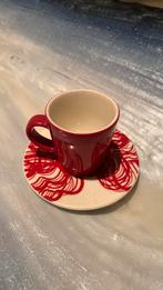 Iittala kop en schotel rood, Huis en Inrichting, Ophalen of Verzenden, Zo goed als nieuw, Overige stijlen, Kop(pen) en/of Schotel(s)