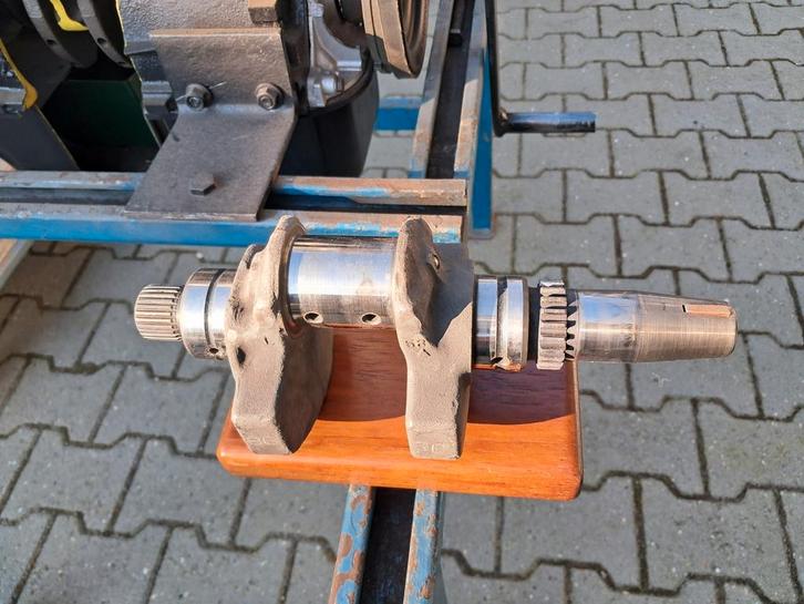 Honda Silverwing motor deel plateau Leermodel/Mancave (Nr.3), Verzamelen, Automerken, Motoren en Formule 1, Gebruikt, Motoren