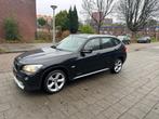 BMW X1 SDrive20i Automaat Panorama Leder Black edition, Auto's, Euro 5, Achterwielaandrijving, 4 cilinders, Parkeersensor