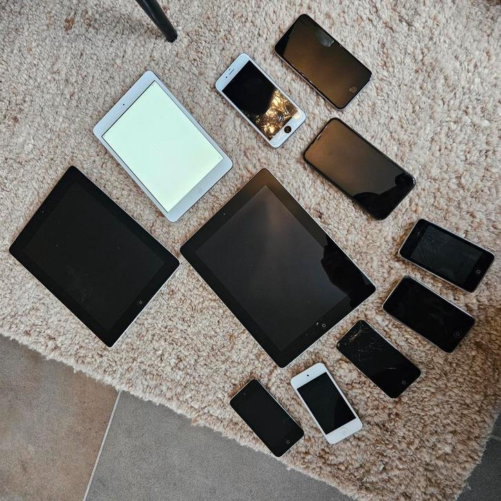 Restpartij oude Apple producten, Telecommunicatie, Mobiele telefoons | Toebehoren en Onderdelen, Zo goed als nieuw, Apple iPhone