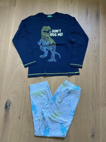 Pyjama dino maat 140 Benetton beschikbaar voor biedingen