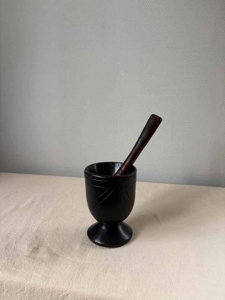 Vintage bruin massief houten wabisabi stijl vijzel h11cm, Huis en Inrichting, Keuken | Keukenbenodigdheden, Zo goed als nieuw