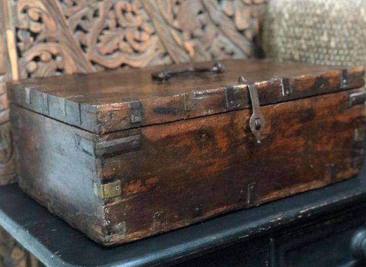 Oude schrijf kist schrijverskist India oosters sober sleets, Antiek en Kunst, Curiosa en Brocante, Ophalen of Verzenden