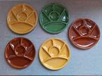 5 fondueborden, 6 vaks, retro kleuren groen geel bruin, Huis en Inrichting, Keuken | Servies, Keramiek, Ophalen of Verzenden, Zo goed als nieuw